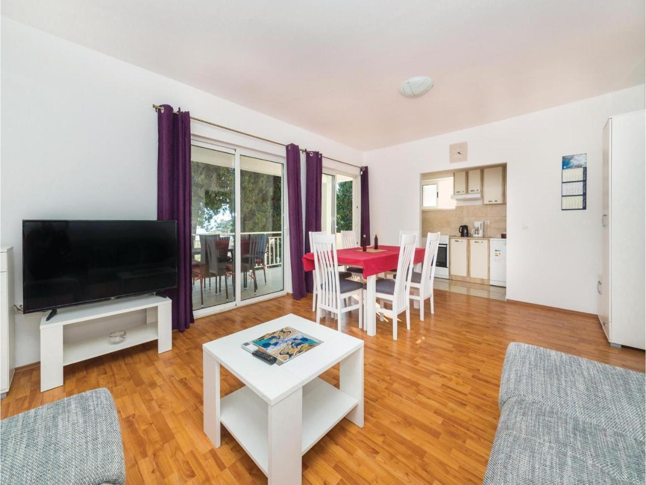 Cozy Apartment In Blace With Wifi Exterior photo