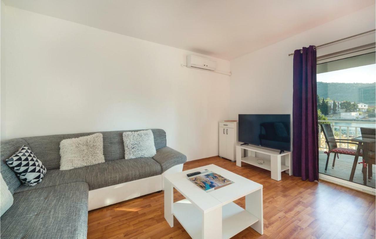 Cozy Apartment In Blace With Wifi Exterior photo